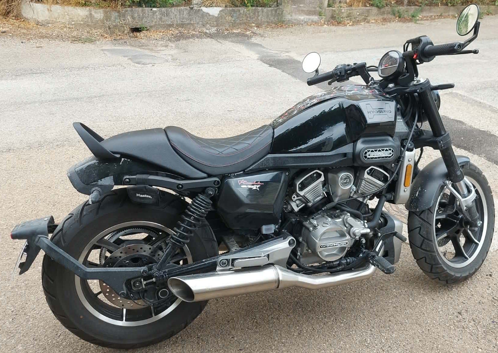 Hyosung gvx 125, première main 6258km